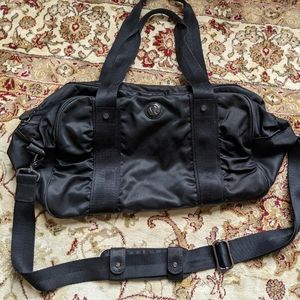 Lululemon black gym duffle